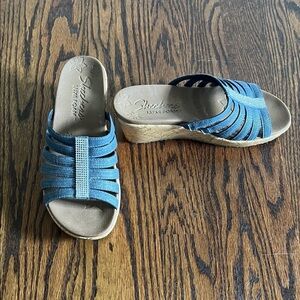 Like🆕SKETCHERS Luxe Foam Women's Denim Blue Strappy Sandals size 6